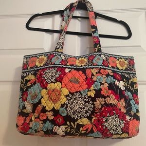 Vera Bradley tote navy blue floral gently used17w/10j